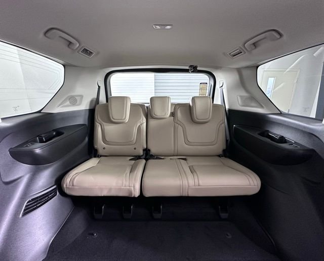 New 2026 RADIANT WHITE INFINITI Pure 2WD image 25