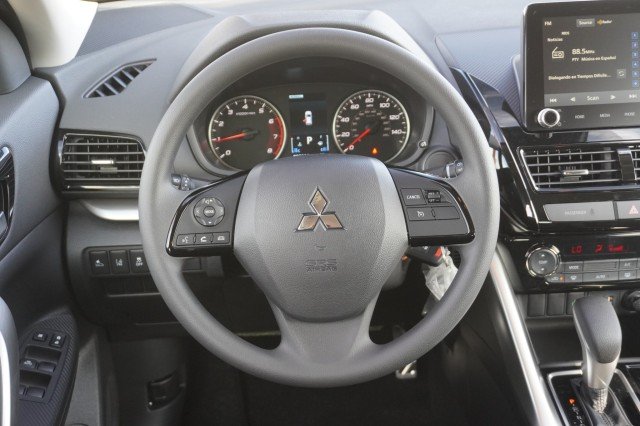 New 2026 Alloy Silver Metallic Mitsubishi ES image 22