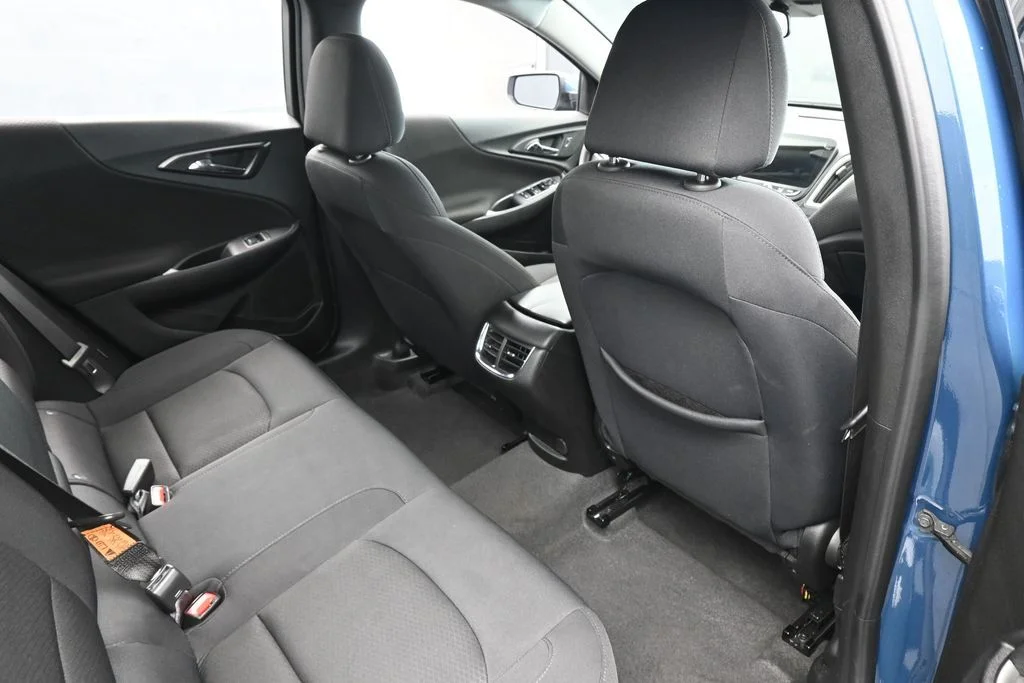 Used 2025 Lakeshore Blue Metallic Chevrolet LT image 39
