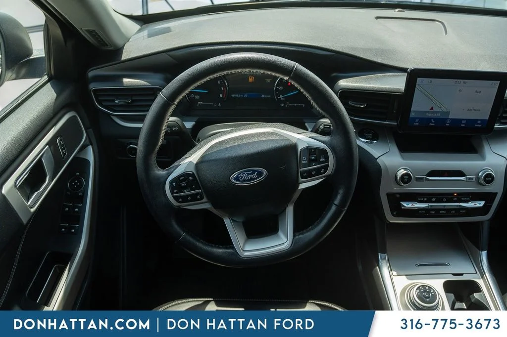 Used 2023 White Ford XLT image 5