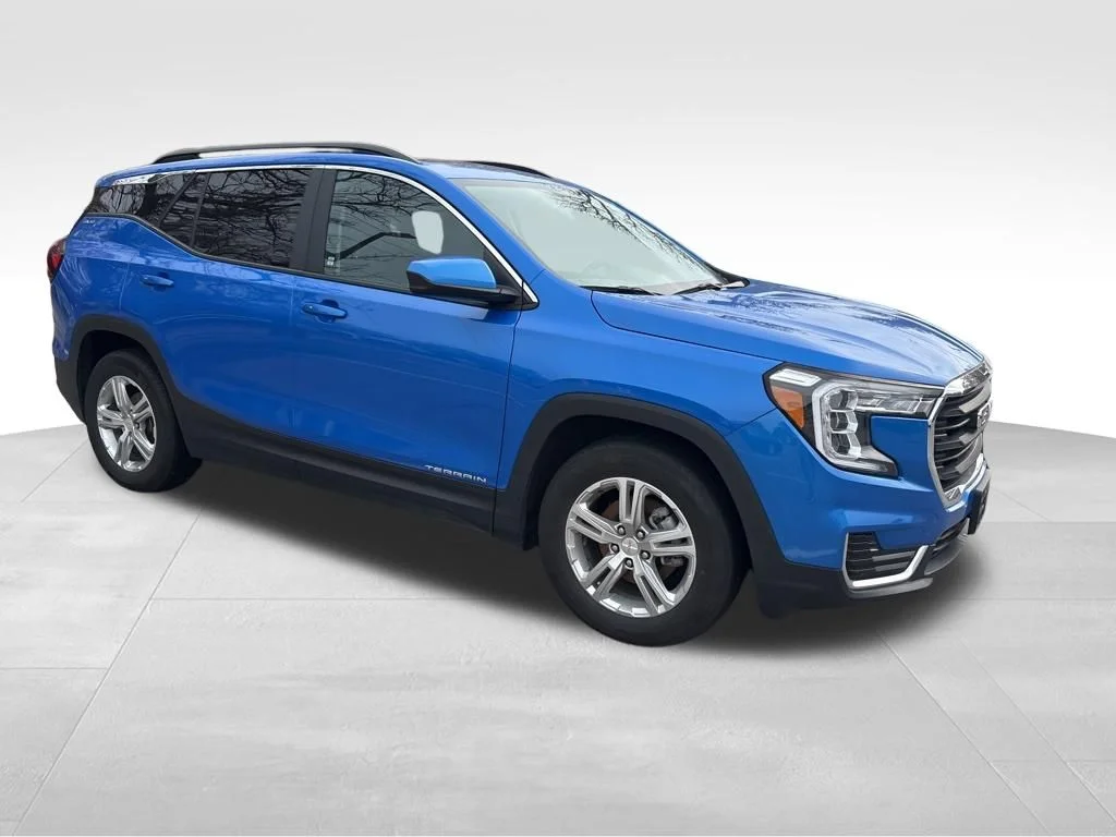 Used 2024 Blue GMC SLE image 12