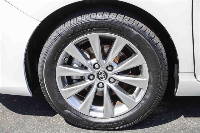 Certified Used 2017 BLIZZARD PEARL Toyota  image 10
