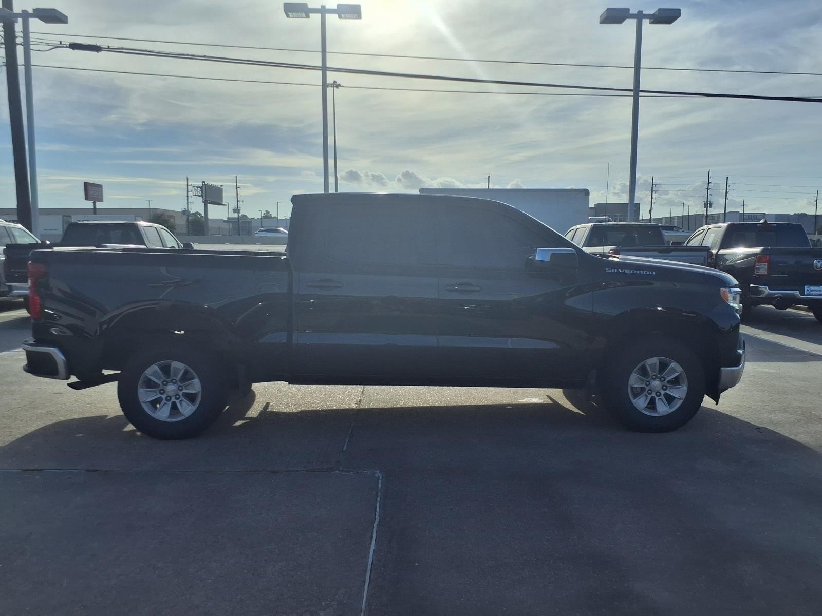 2025 Chevrolet Silverado 1500 photo 7 of 25