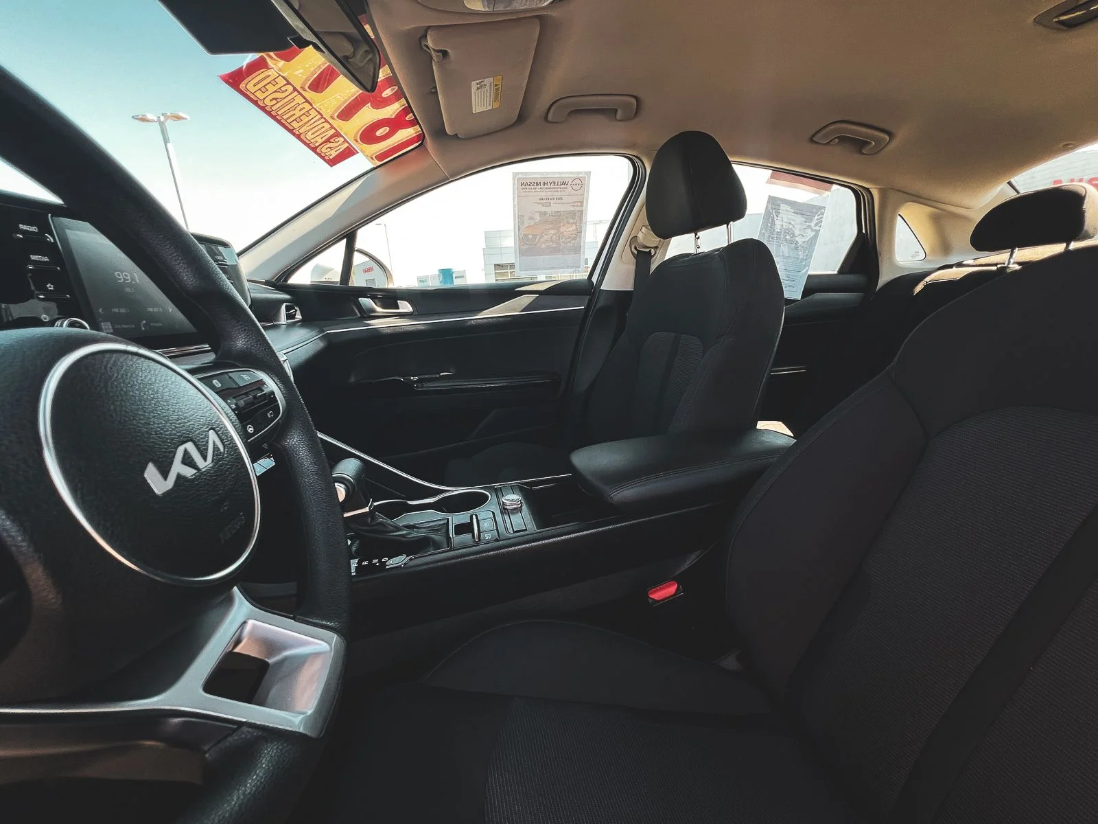 2023 Kia K5 LXS - Photo 14