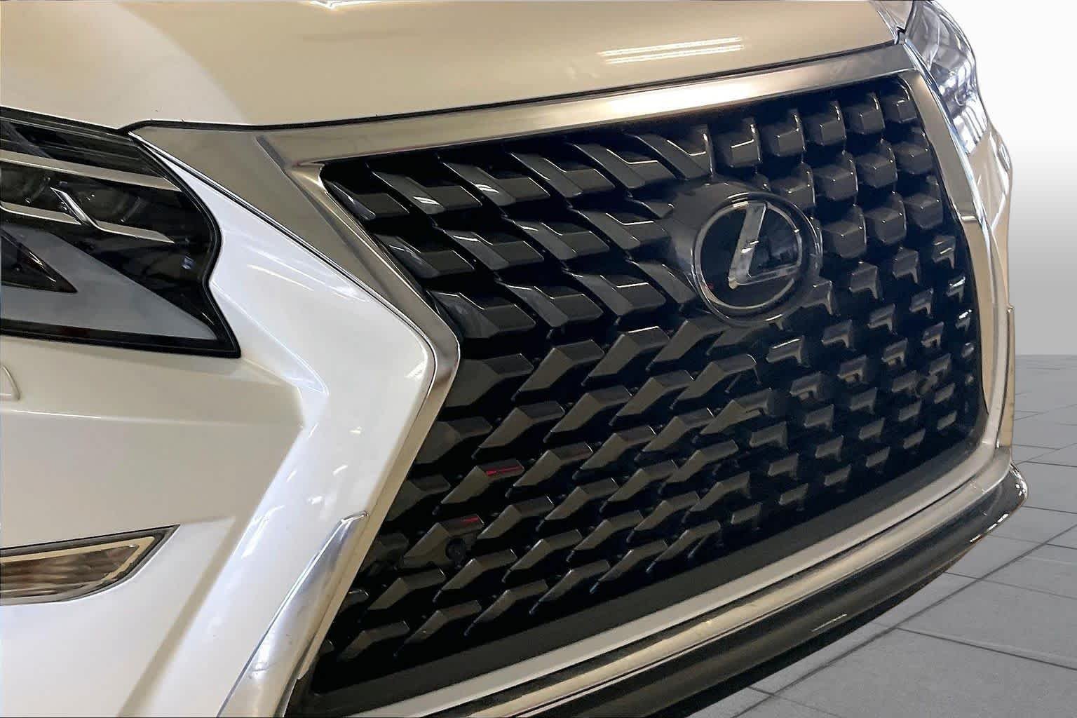 Used 2023 Eminent White Pearl Lexus Premium image 29