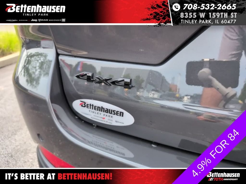 New 2026 Baltic Gray Metallic Clear-Coat Exterior Paint Jeep Limited image 8