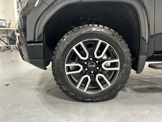 2026 GMC Sierra 1500 AT4 - Photo 10