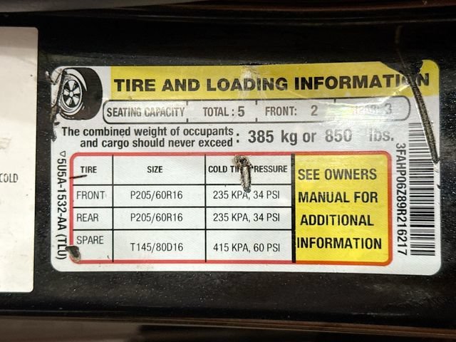 Used 2009  Ford S image 29