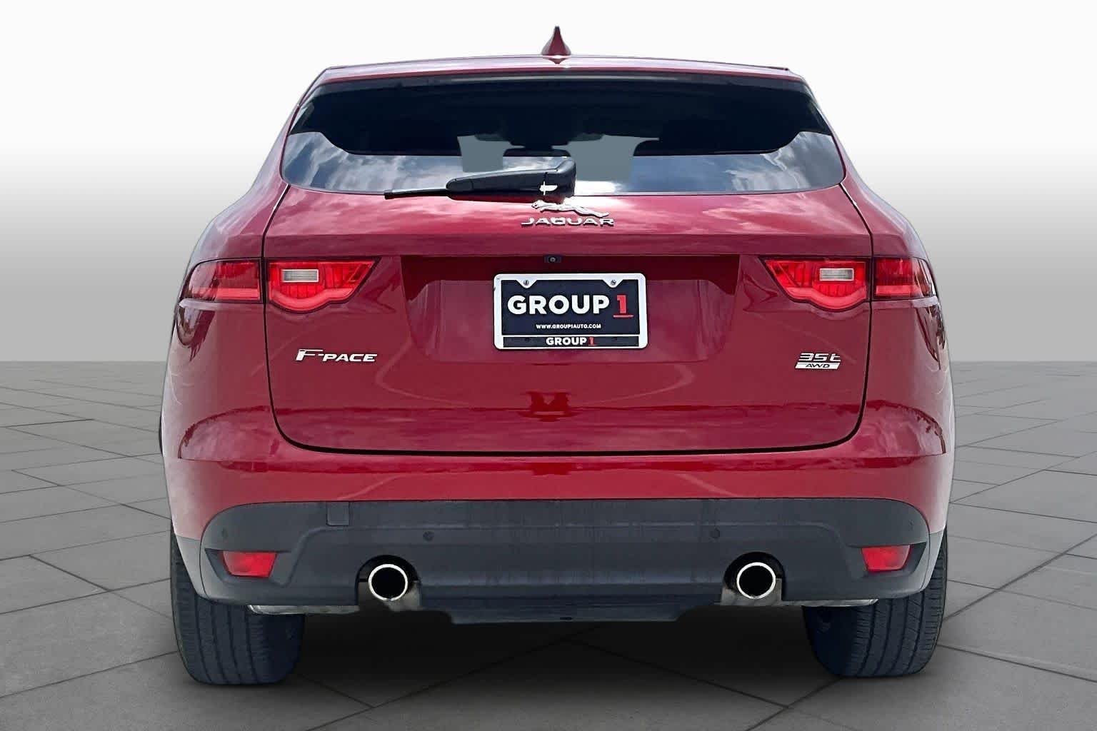 Used 2017 Odyssey Red Metallic Jaguar 35t Prestige image 5