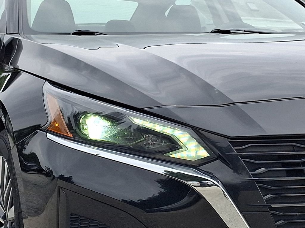 Used 2025 Black Nissan 2.5 SV image 9