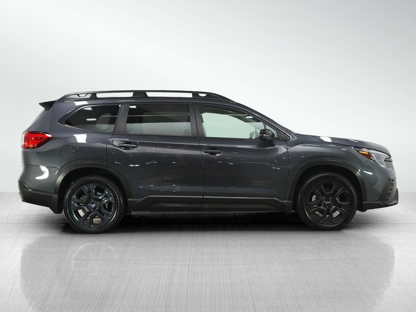 Used 2023 Magnetite Gray Metallic Subaru Onyx Edition image 7