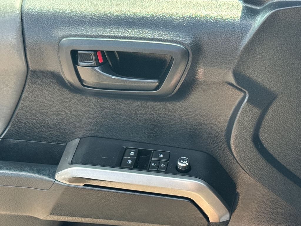 Used 2018 Black Toyota SR5 image 34