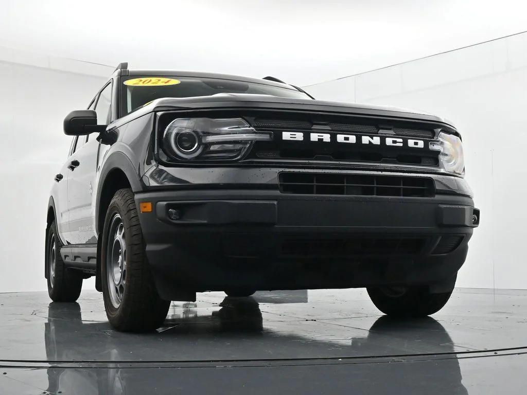 Used 2024 Black Ford Outer Banks image 23