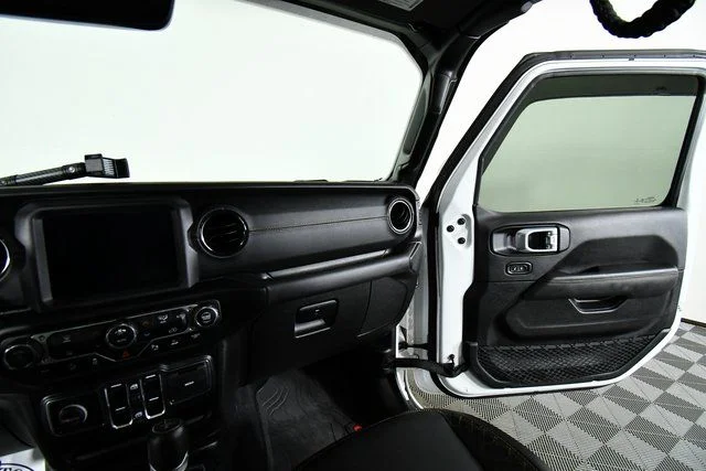 Used 2021 White Jeep Overland image 20