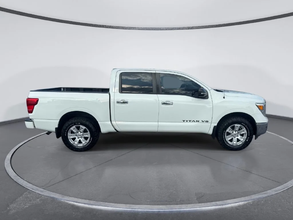 Used 2018 White Nissan SV image 8