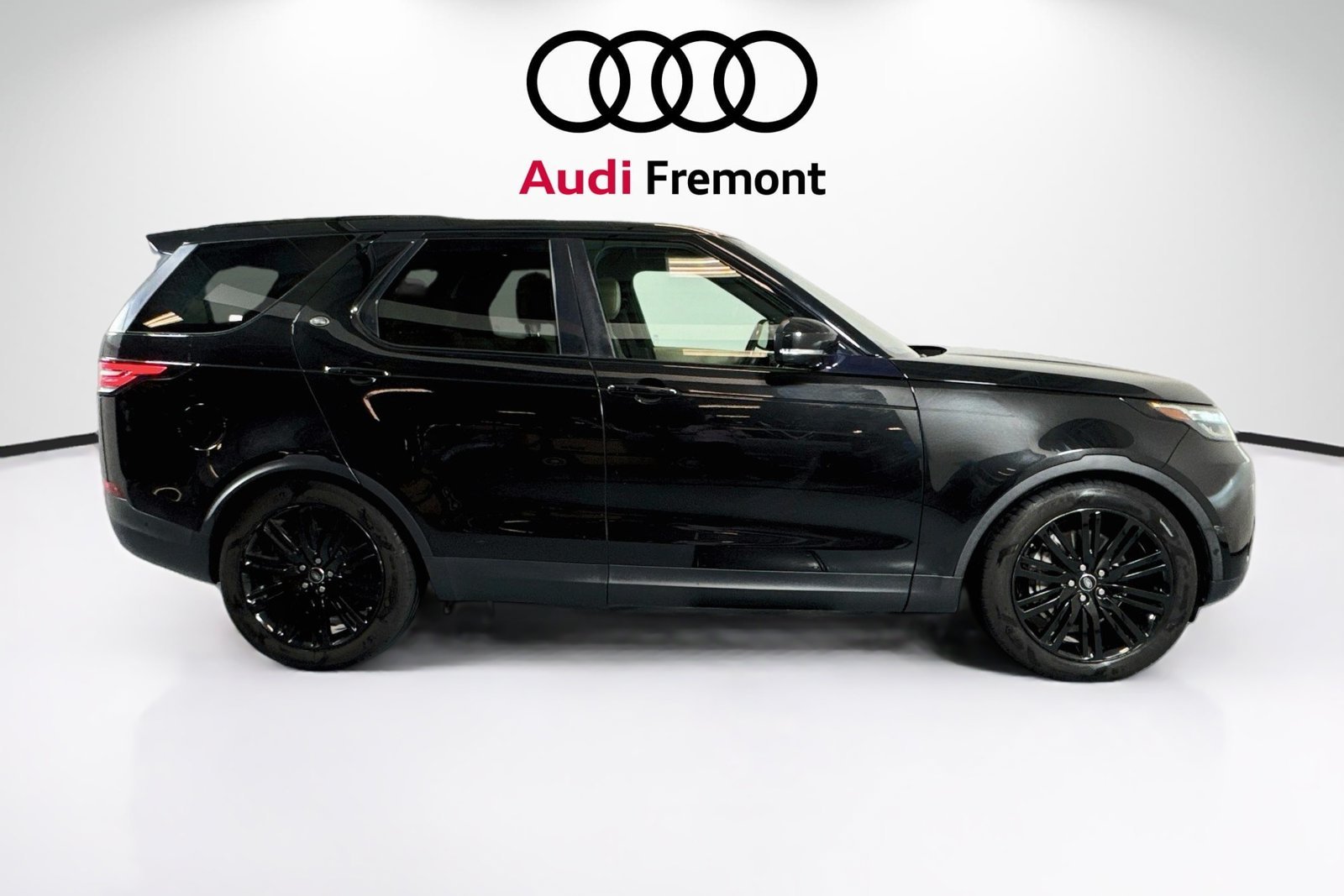 Used 2019 Santorini Black Metallic Land Rover HSE image 4
