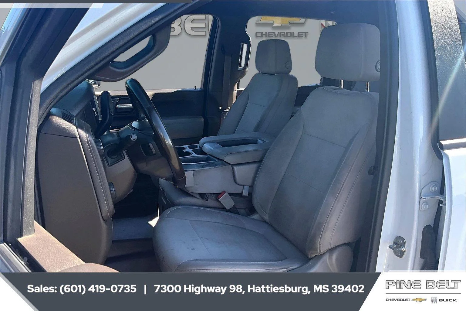 Used 2021 SUMMIT WHITE Chevrolet LT image 19