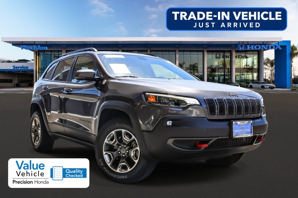 Used 2019 Crystal Metallic Jeep Trailhawk image 1
