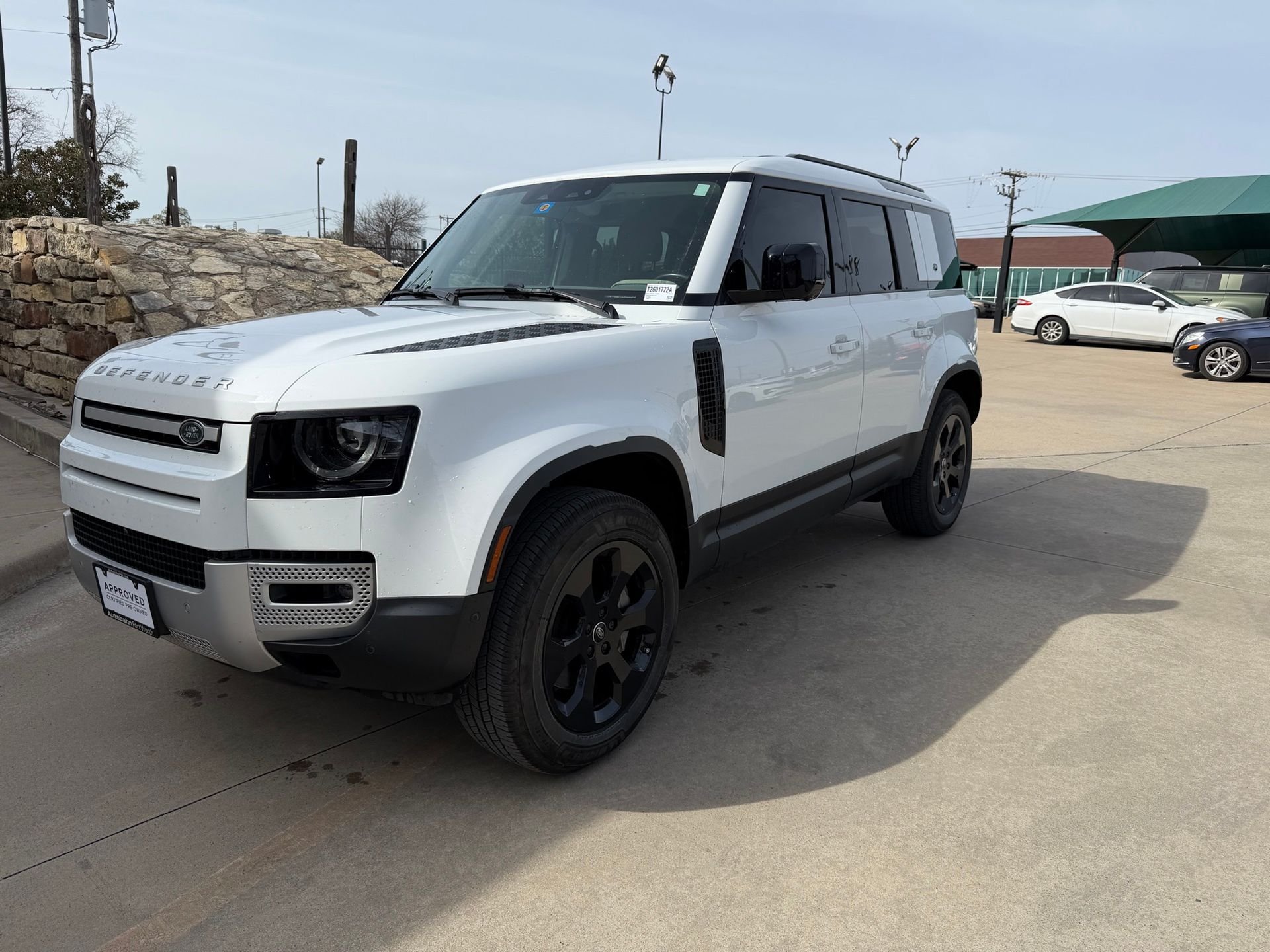 2023 Land Rover Defender SE