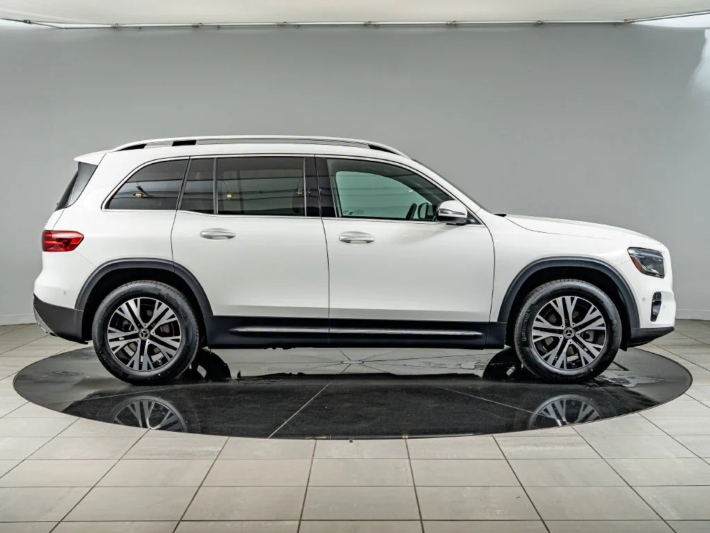 Used 2026 Polar White Mercedes-Benz GLB 250 image 4