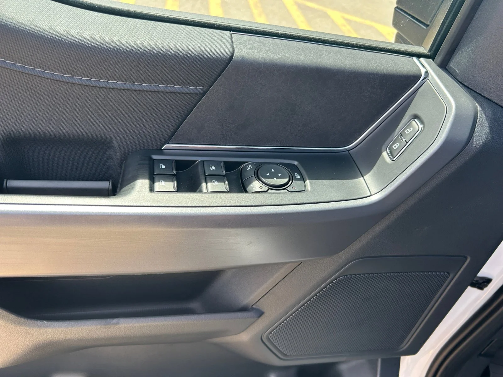 New 2026 Oxford White Ford XLT image 17