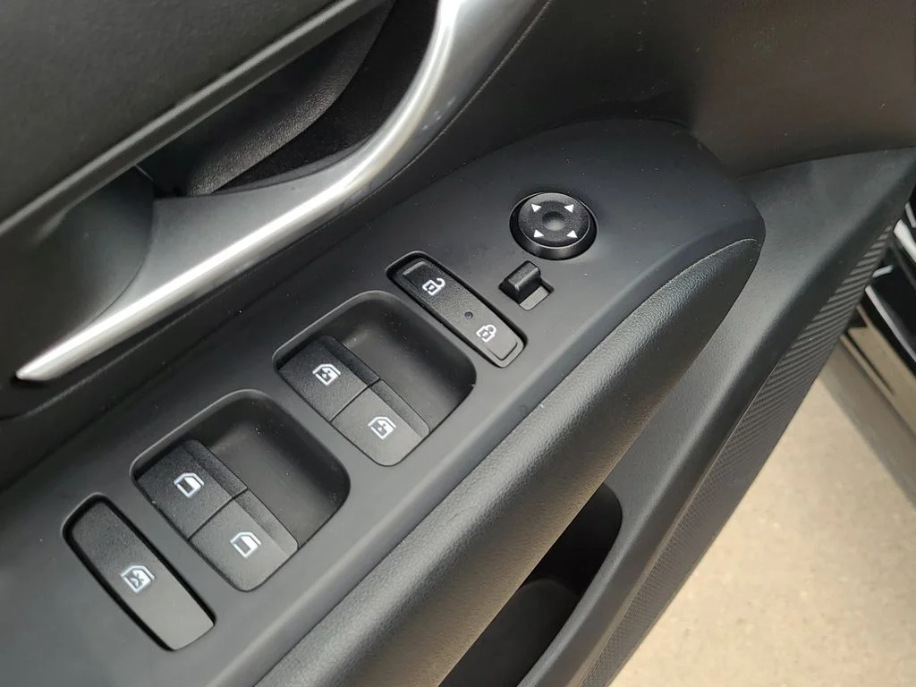 Used 2023 Black Hyundai SEL image 19