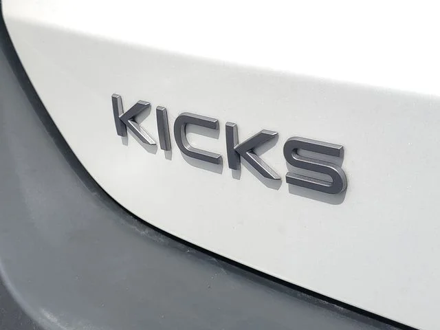Used 2025 White Nissan SR image 6