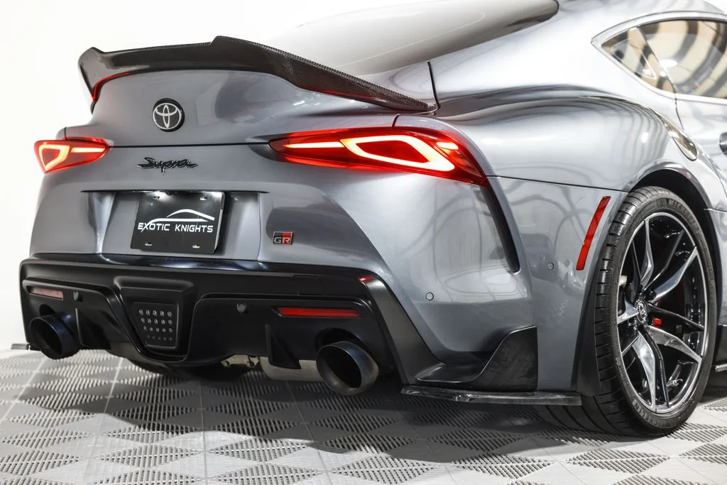 Used 2022 Gray Toyota 3.0 image 11