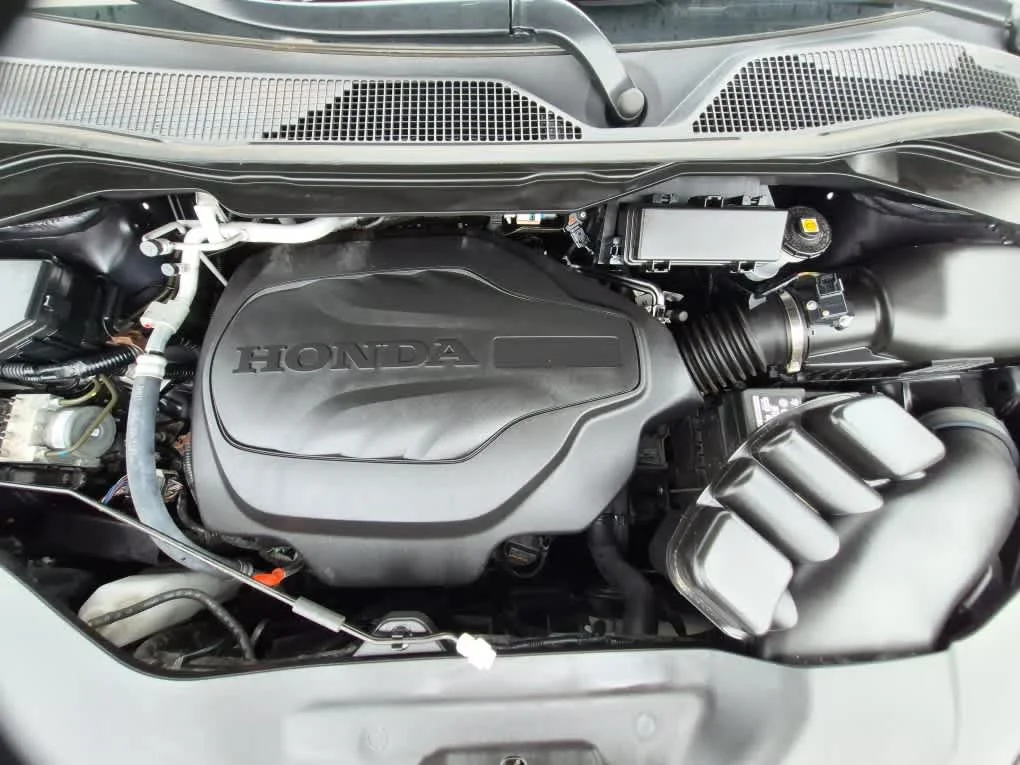 Used 2023 Modern Steel Metallic Honda RTL image 22