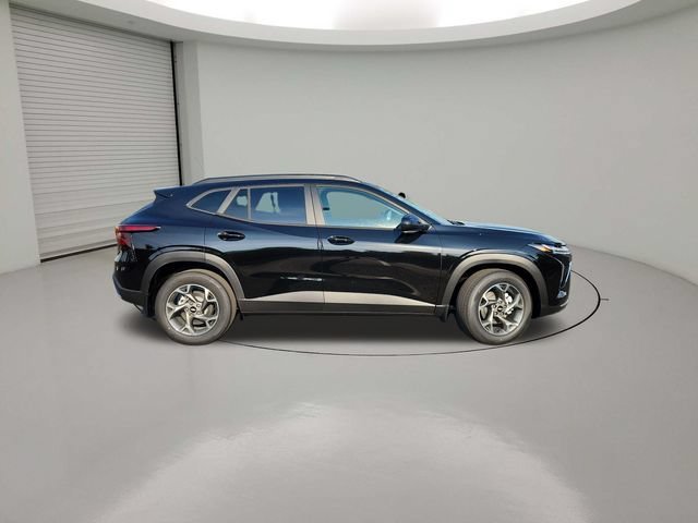 2026 Chevrolet Trax LT - Photo 8