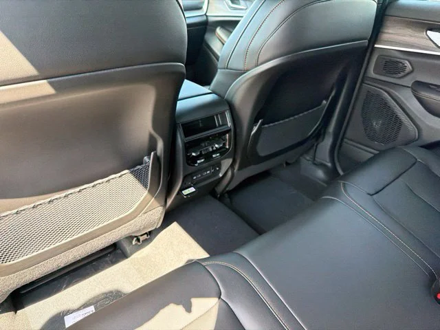 New 2026 White Jeep  image 8
