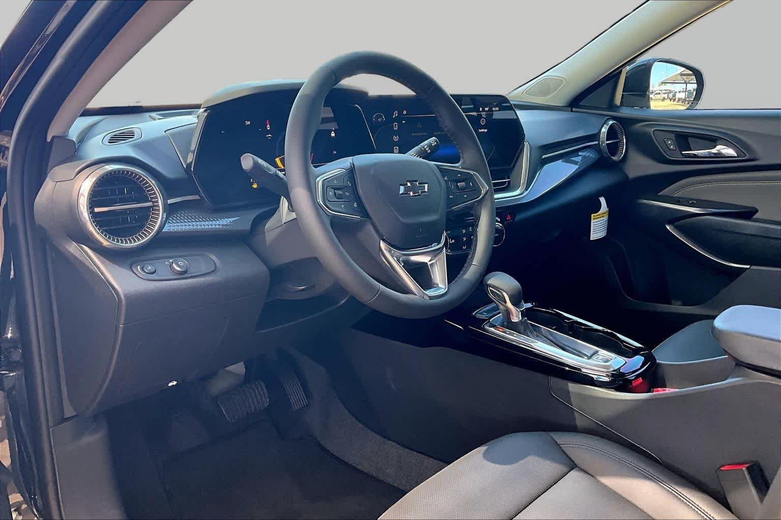 New 2026 Mosaic Black Metallic Chevrolet ACTIV image 9