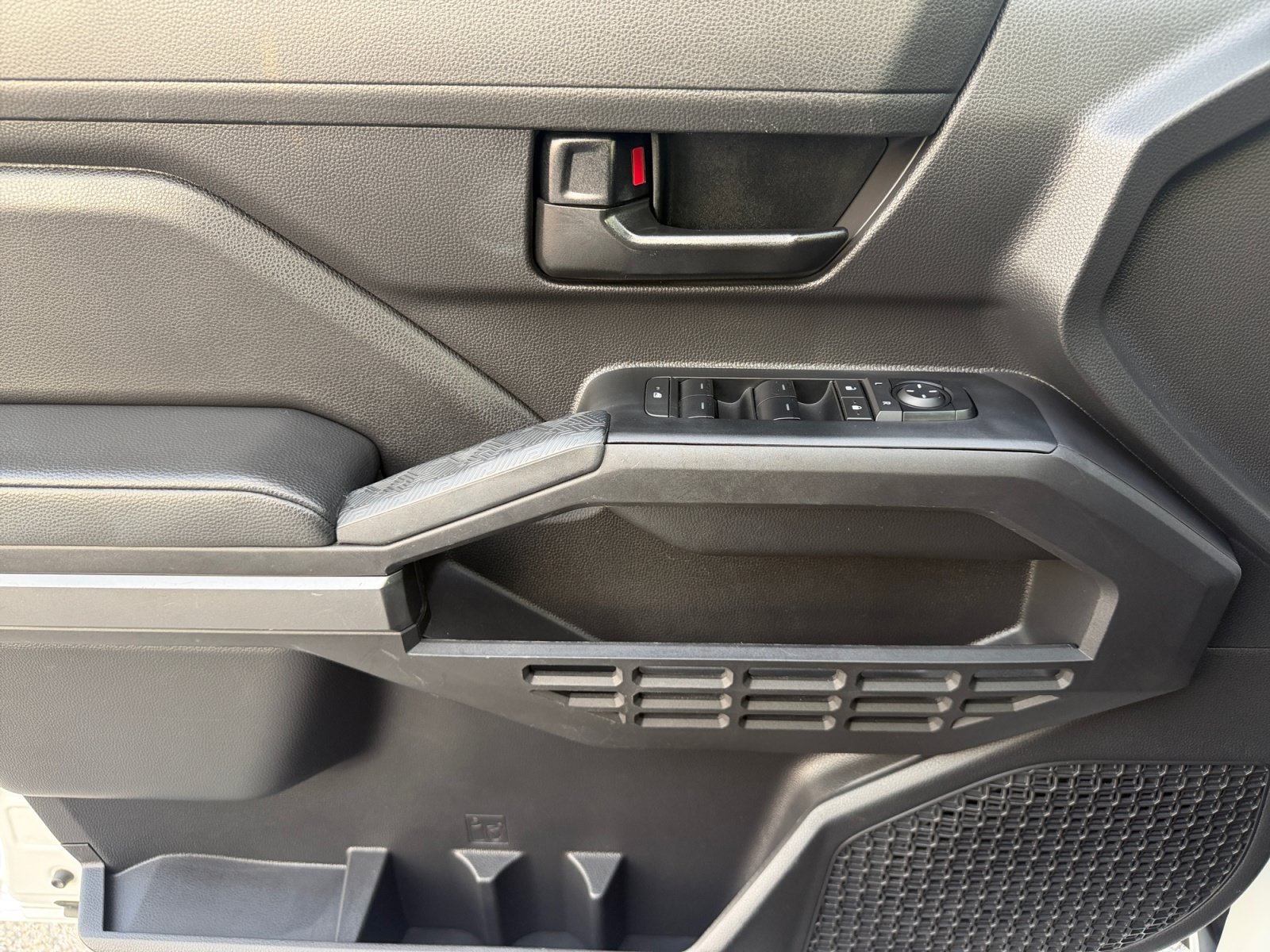 Used 2024 Ice Toyota SR5 image 17