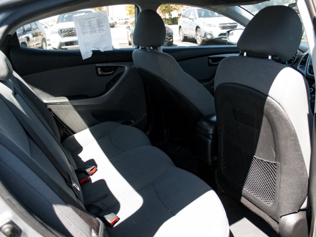 Used 2015 Shale Gray Metallic Hyundai SE image 22