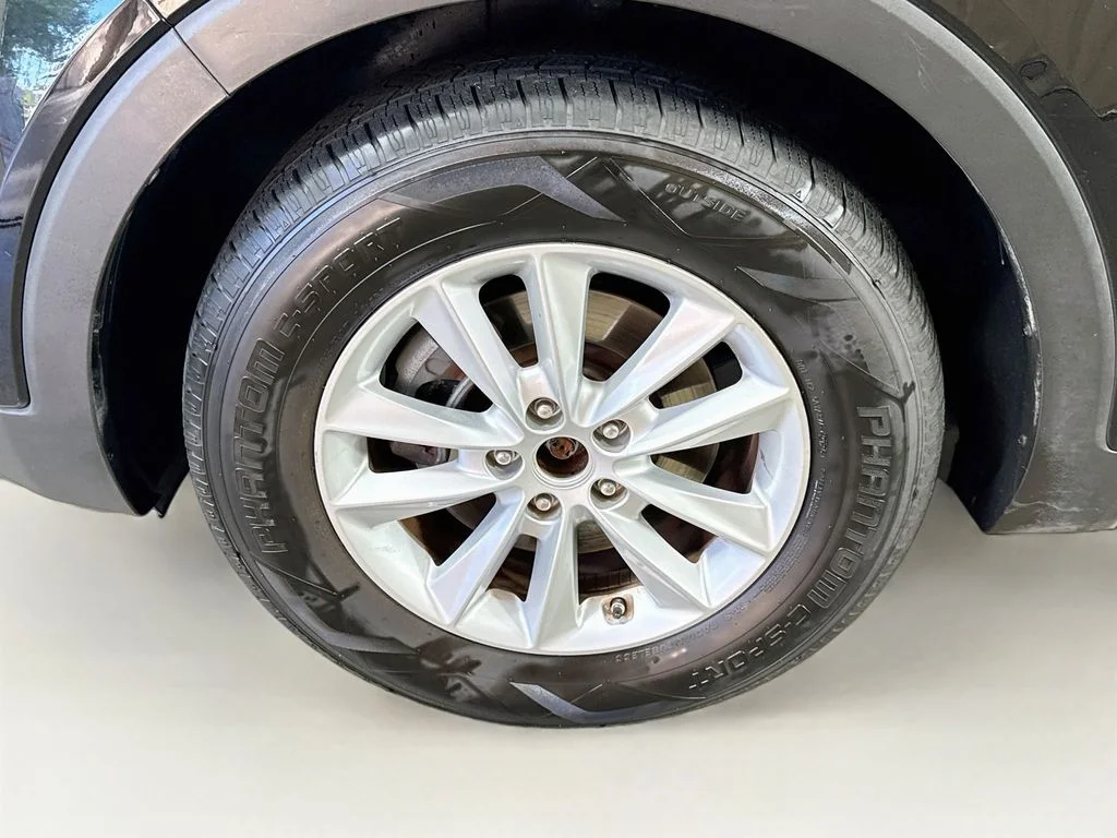 Used 2019 Black Kia L image 39