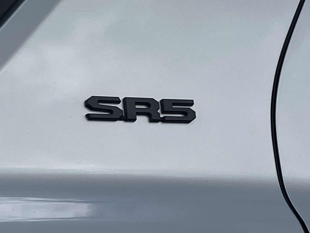 Used 2025 Cutting Edge Toyota SR5 image 31