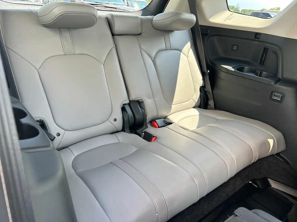 Used 2024 White Honda EX-L 7 Passenger image 22