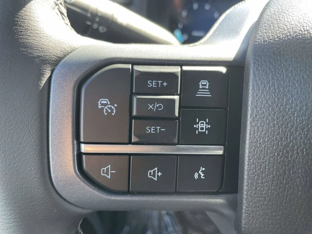 New 2026 Oxford White Ford XLT image 24