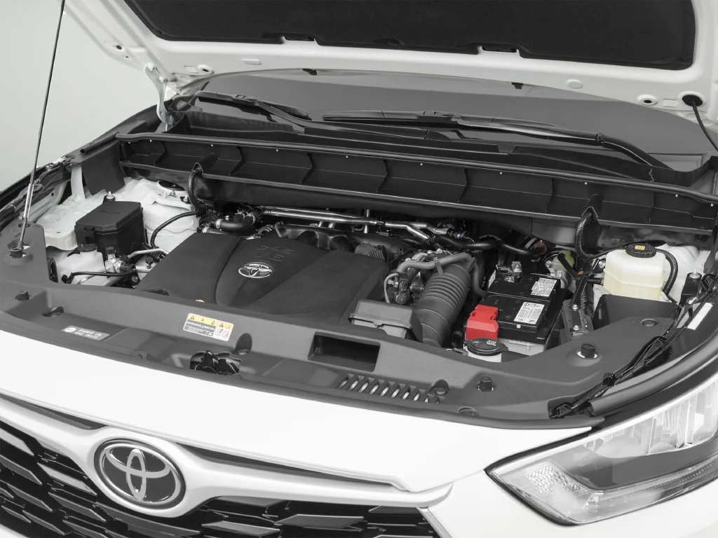 Used 2020 White Toyota XLE image 15