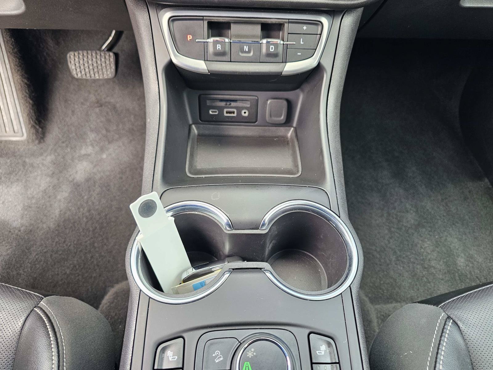 Used 2024 Sterling Metallic GMC SLT image 25