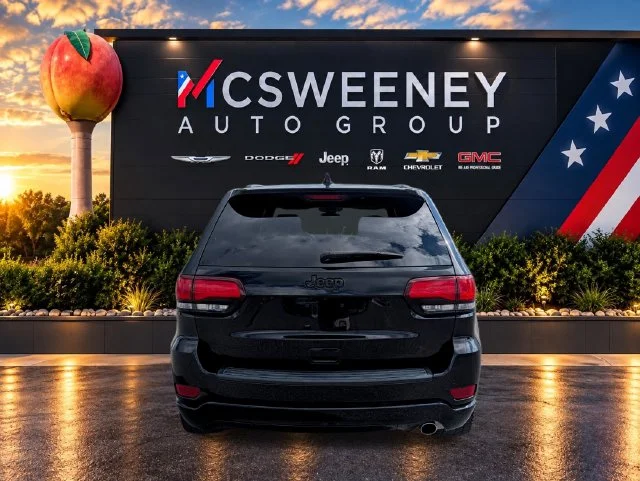 Used 2021 Black Jeep Laredo X image 4