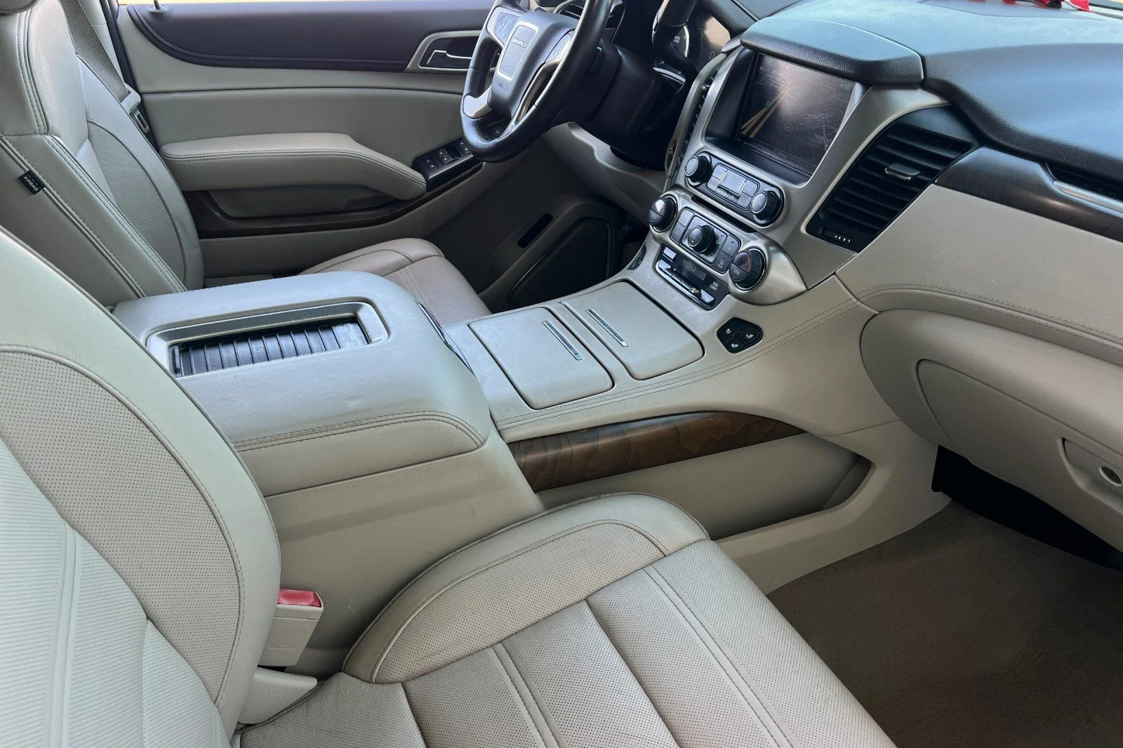 Used 2019 Black GMC Denali image 18