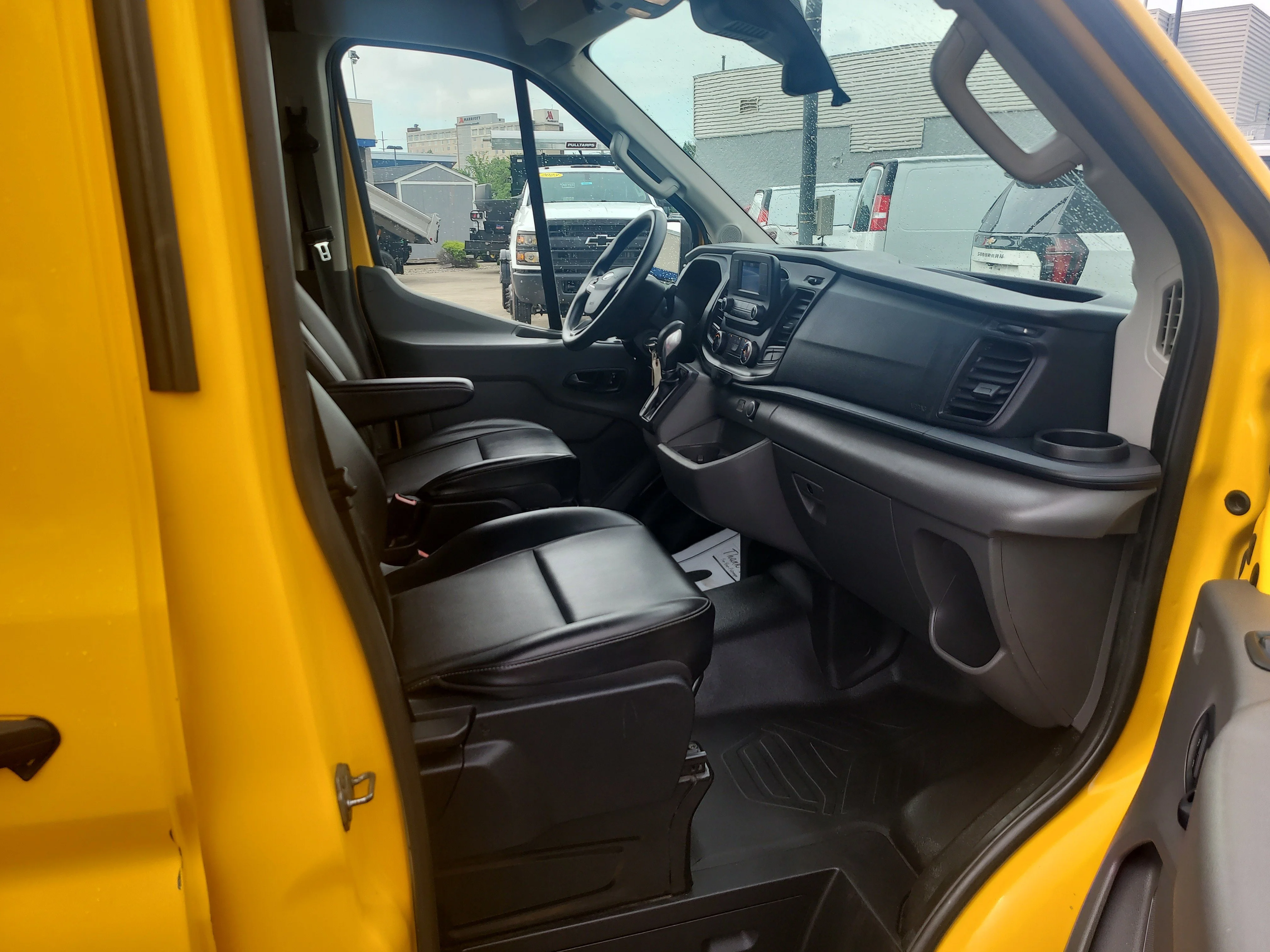 Used 2021 School Bus Yellow Ford  image 14