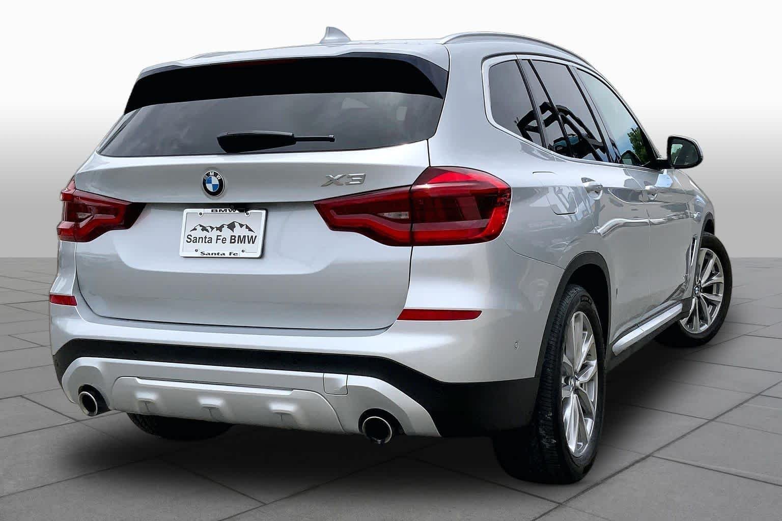 Used 2018 Dark Graphite Metallic BMW xDrive30i image 12