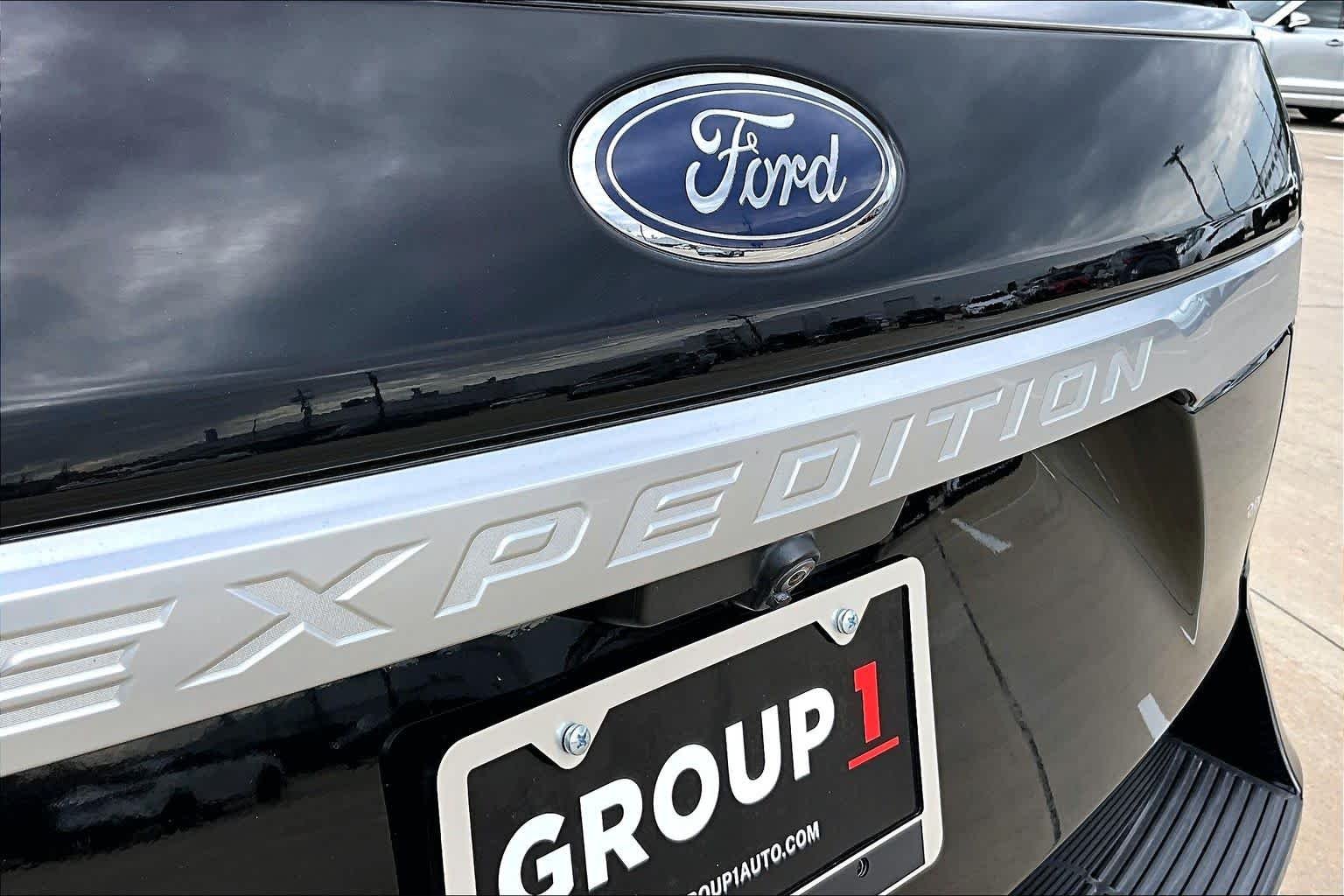 Used 2019 Agate Black Metallic Ford Platinum image 9