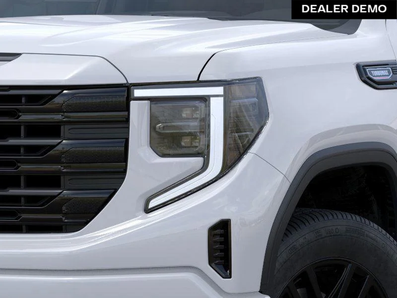 Used 2025  GMC Elevation image 10