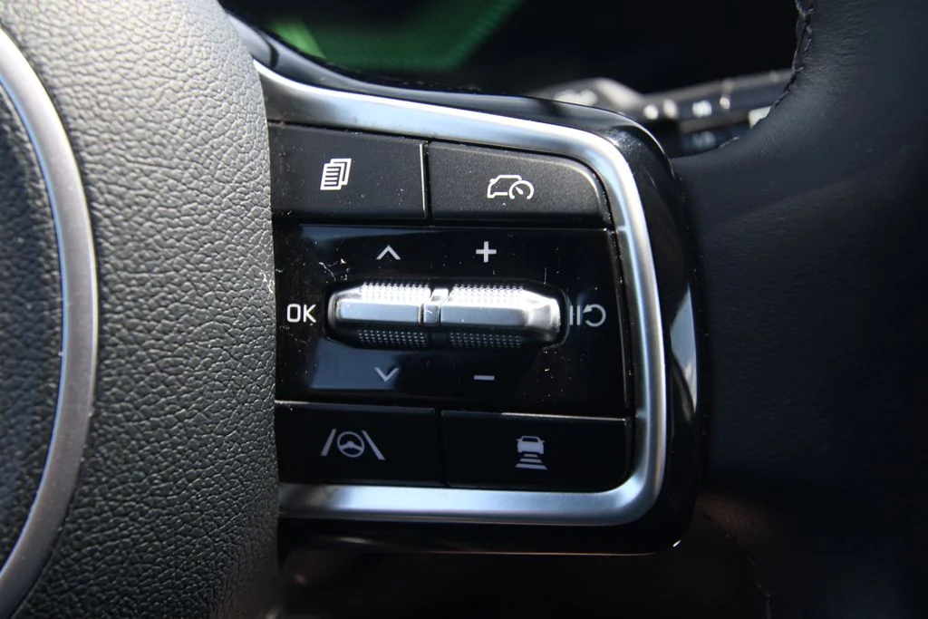 Used 2024 Black Kia S image 23