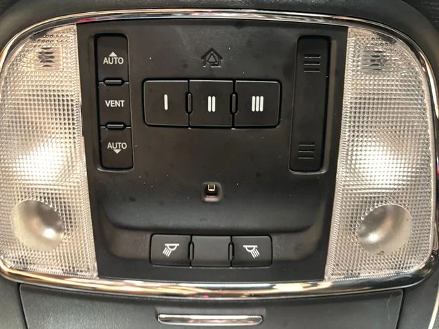 Used 2016 Gray Dodge SXT image 23