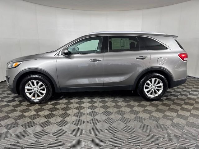 Used 2017 Silver Kia LX image 7