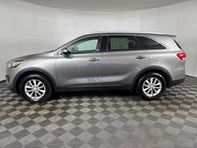 Used 2017 Silver Kia LX image 7